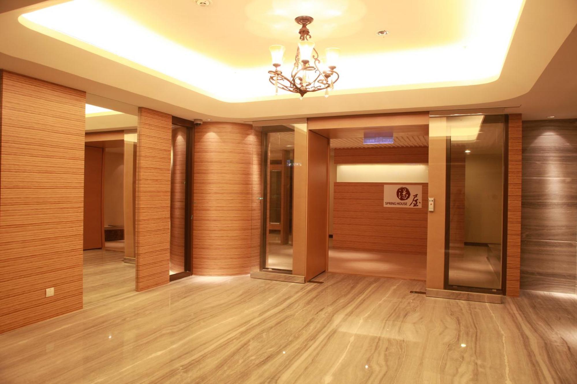 Evergreen Resort Hotel - Jiaosi Jiaoxi Exterior foto The elevators at the 10th floor
