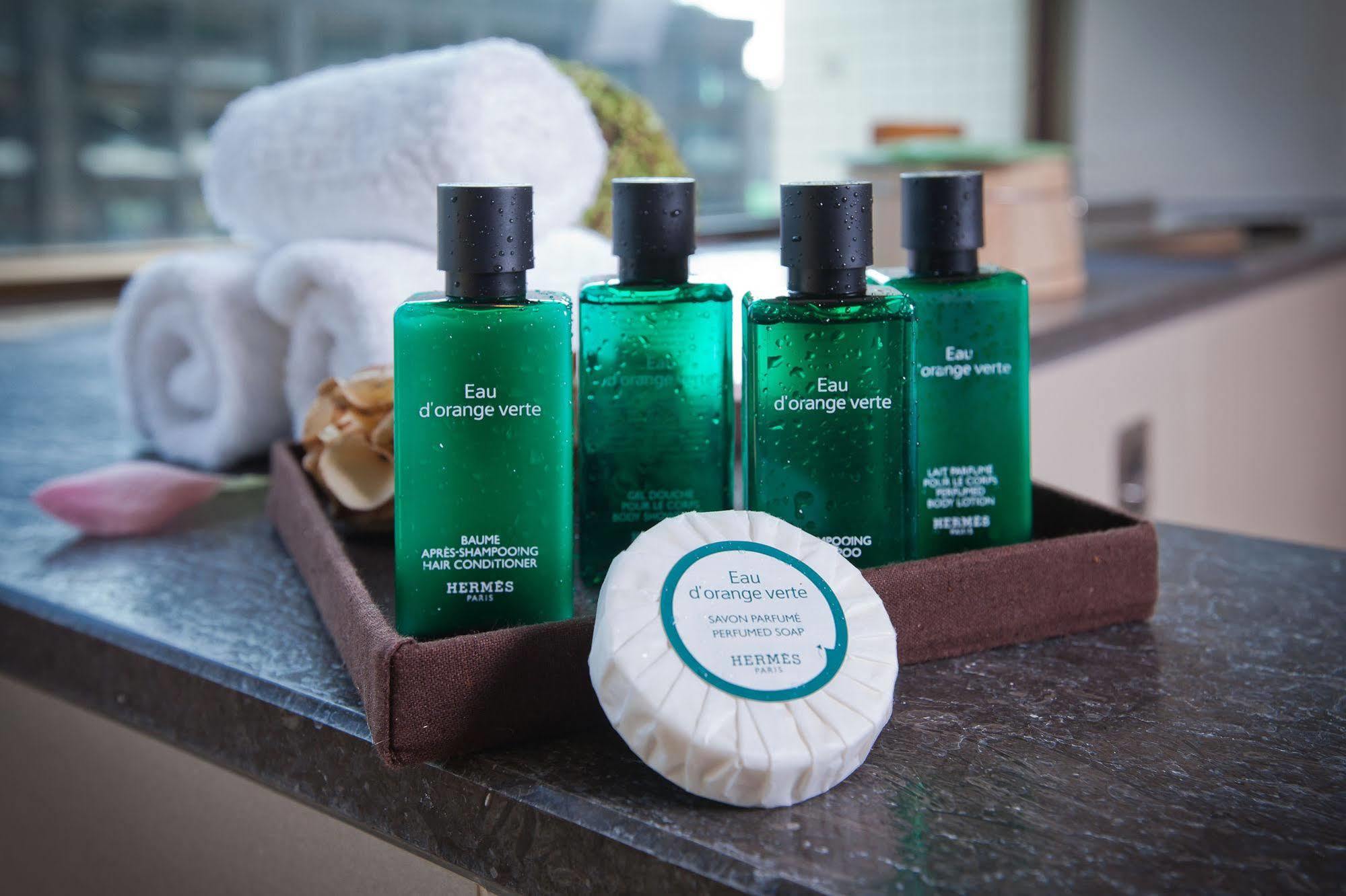 Evergreen Resort Hotel - Jiaosi Jiaoxi Exterior foto Products by L'Occitane