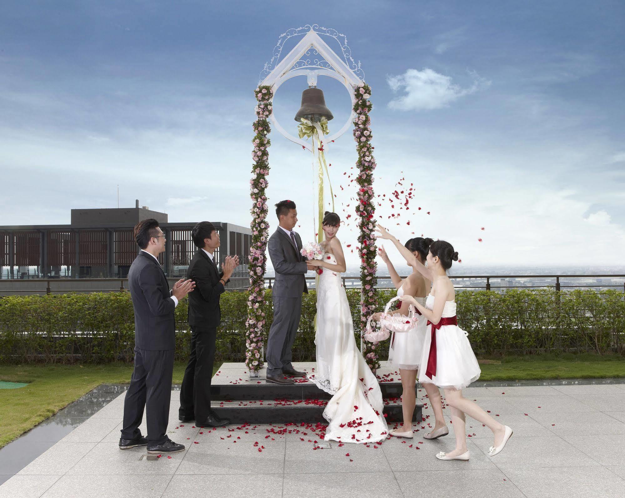 Evergreen Resort Hotel - Jiaosi Jiaoxi Exterior foto Wedding at the Sky Chapel